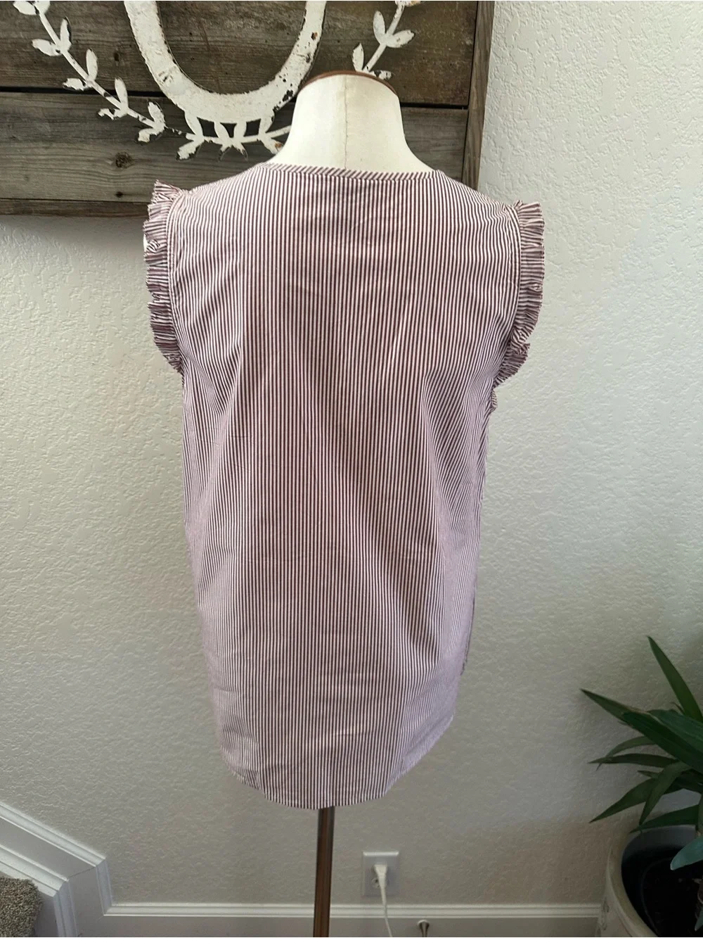 J Crew Margot red striped ruffle front tank top 100% cotton size 8 Tall GO116